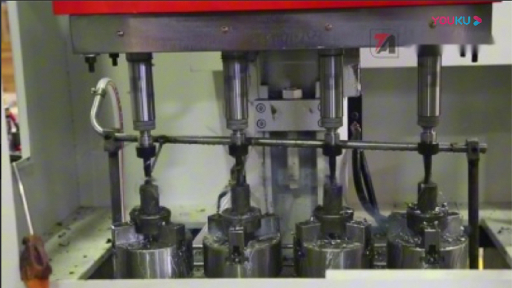 導(dǎo)向筒齒輪軸